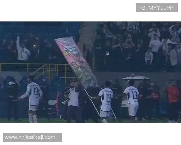 昔日恩怨再起维尼修斯与老队友再度对决球场上演激烈较量 昔日恩怨再起维尼修斯与老队友再度对决球场上演激烈较量